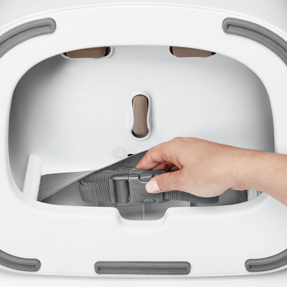 Nest Booster Seat with Removable Cushion Q2