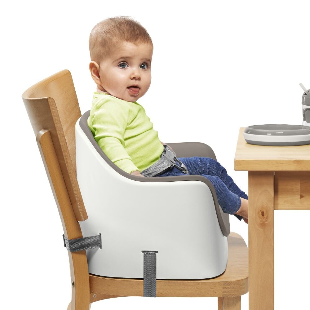 Nest Booster Seat with Removable Cushion Q2