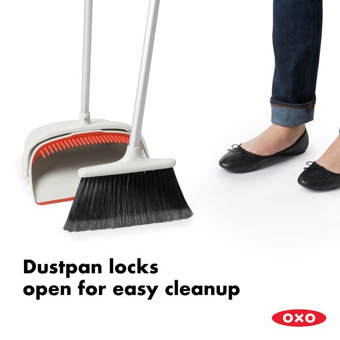Large Sweep Set with Extendable Broom D9