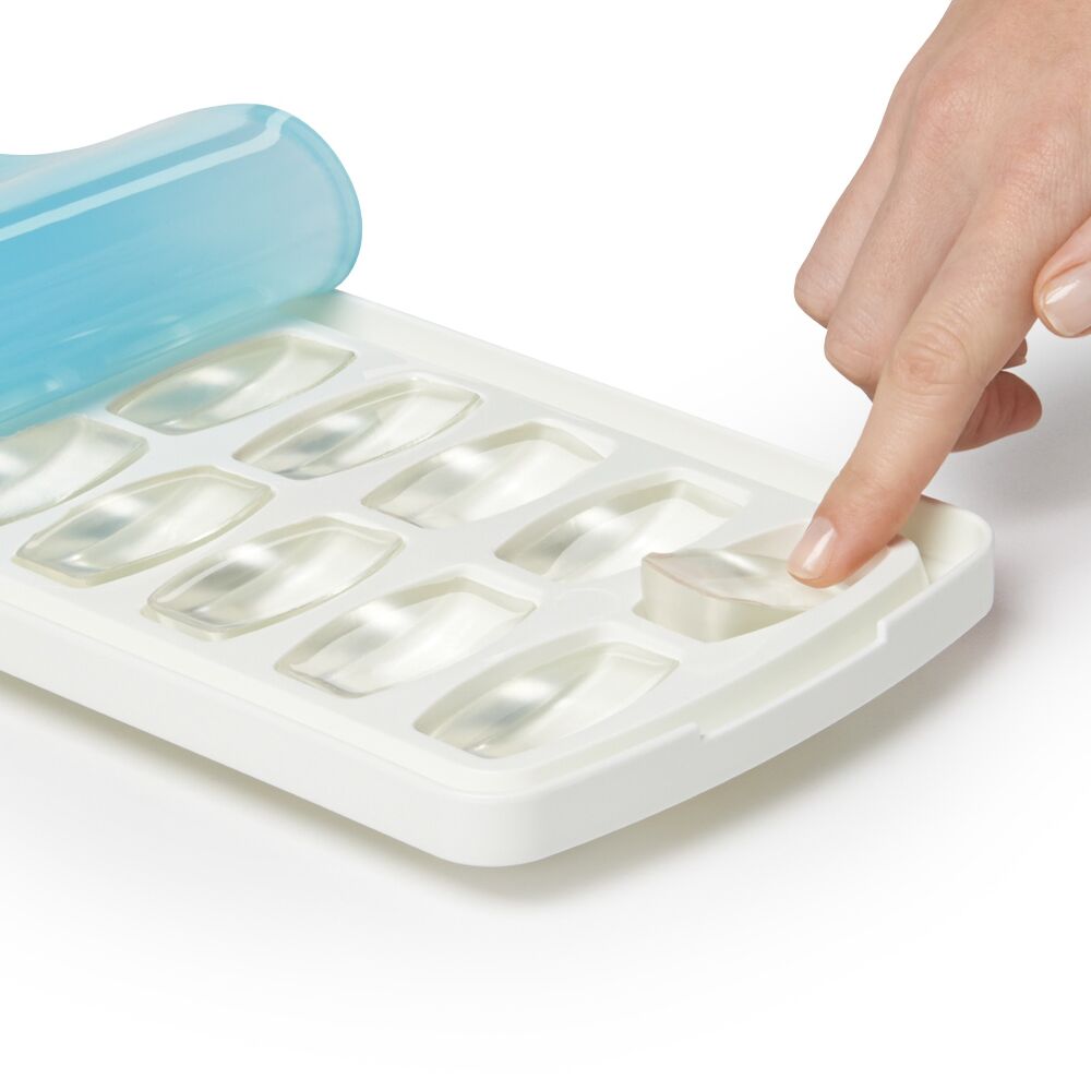 No-Spill Ice Cube Tray - 2 Pack D7