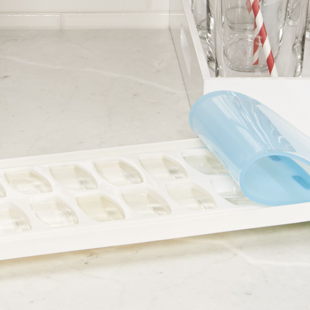 No-Spill Ice Cube Tray K7