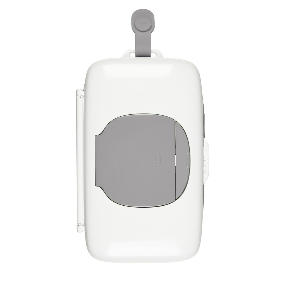 On-the-Go Wipes Dispenser with Diaper Pouch K4