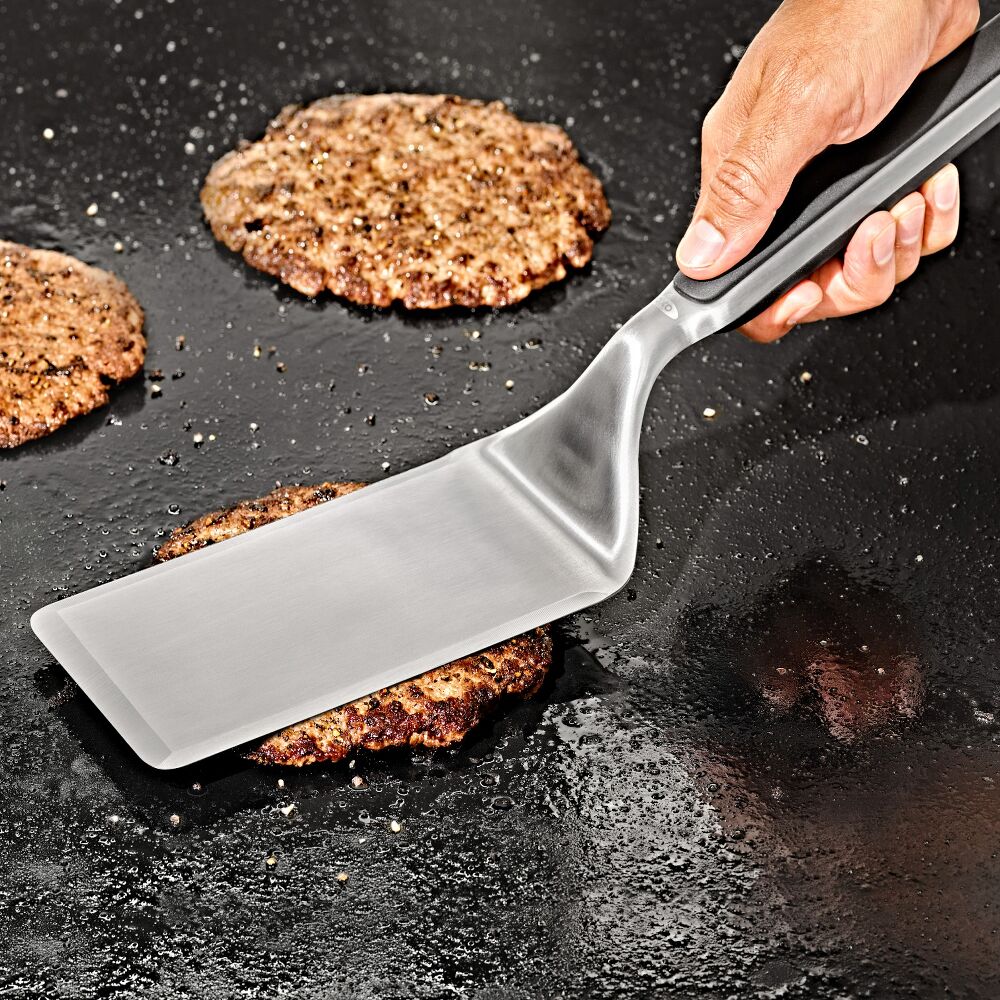 OXO Outdoor Large Griddle Turner L2