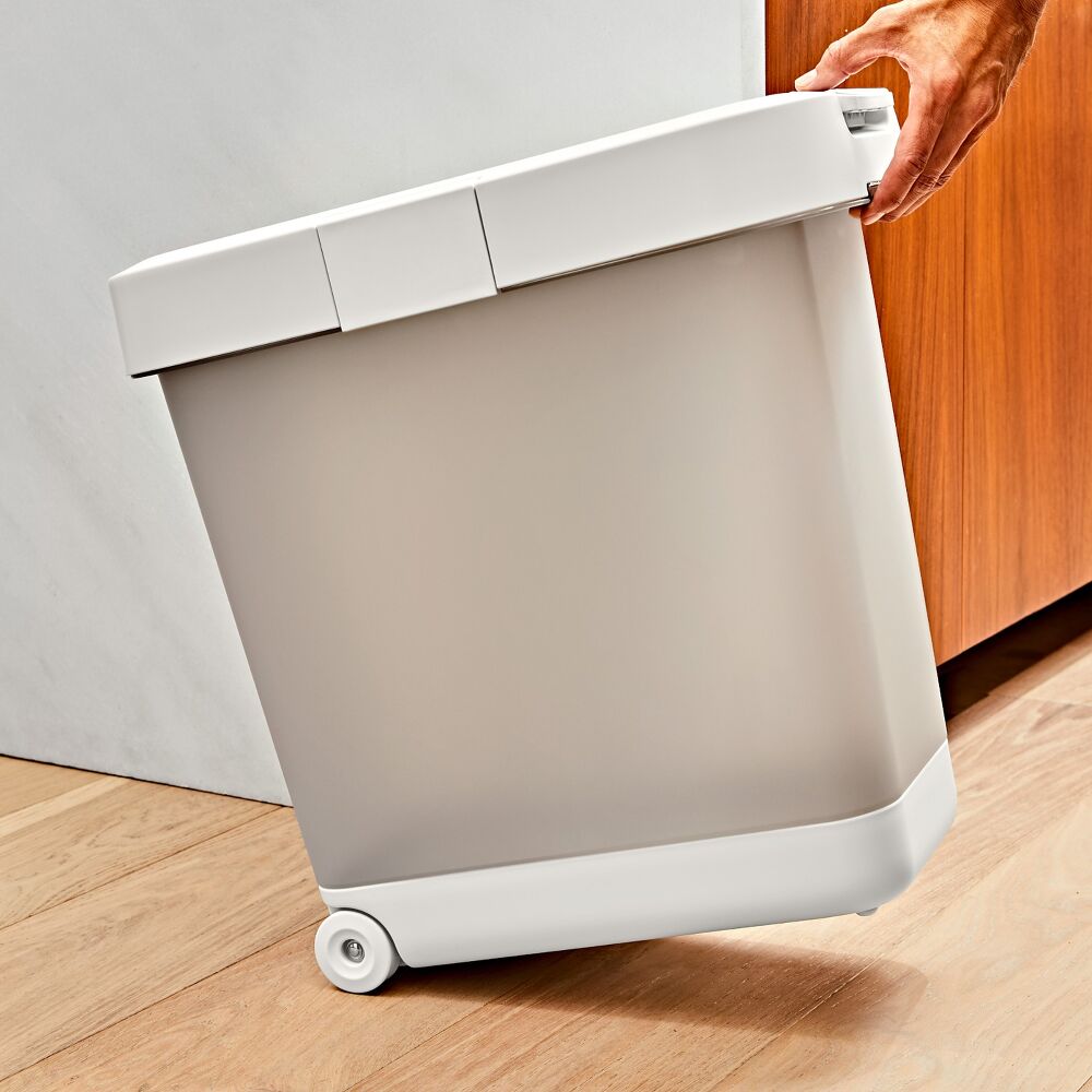 OXO Pet Airtight Food Container with Scoop — Large L0