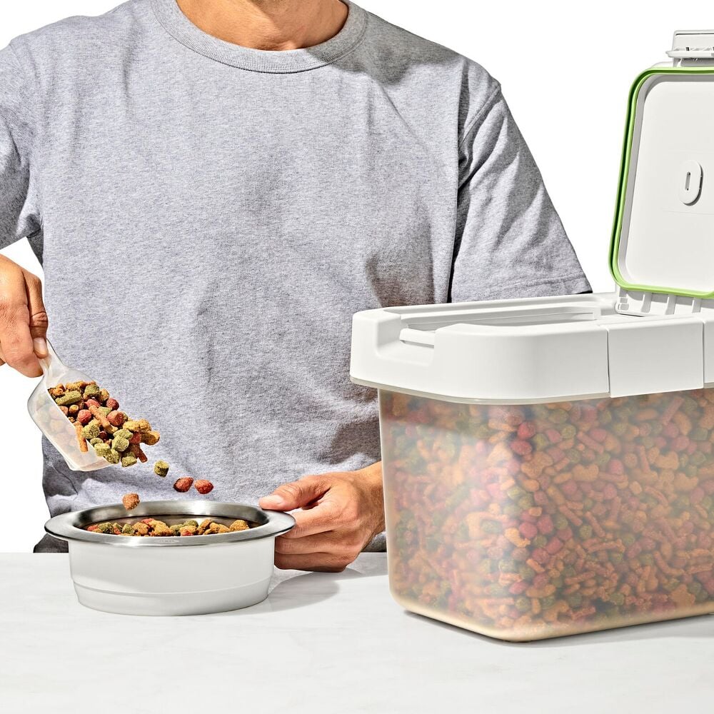 OXO Pet Airtight Food Container with Scoop — Small F9