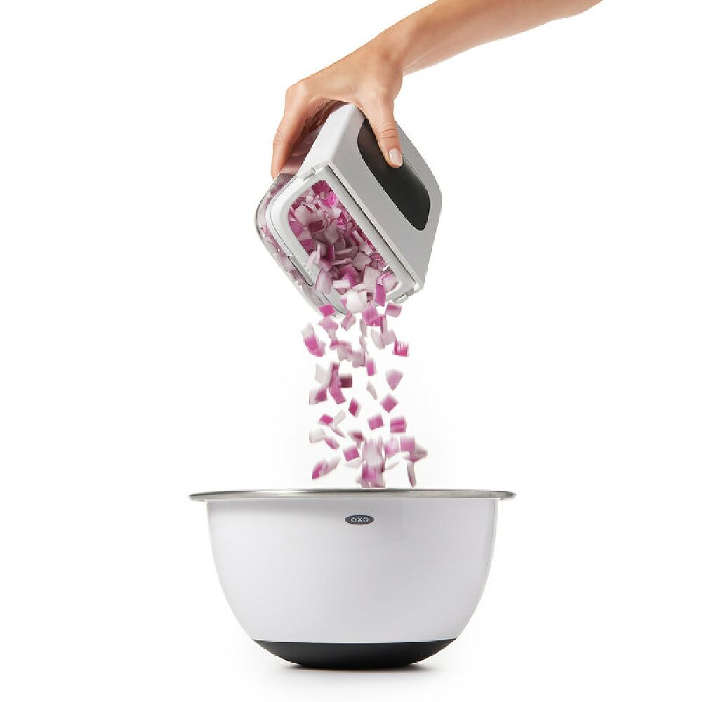 Vegetable Chopper with Easy-Pour Opening J2