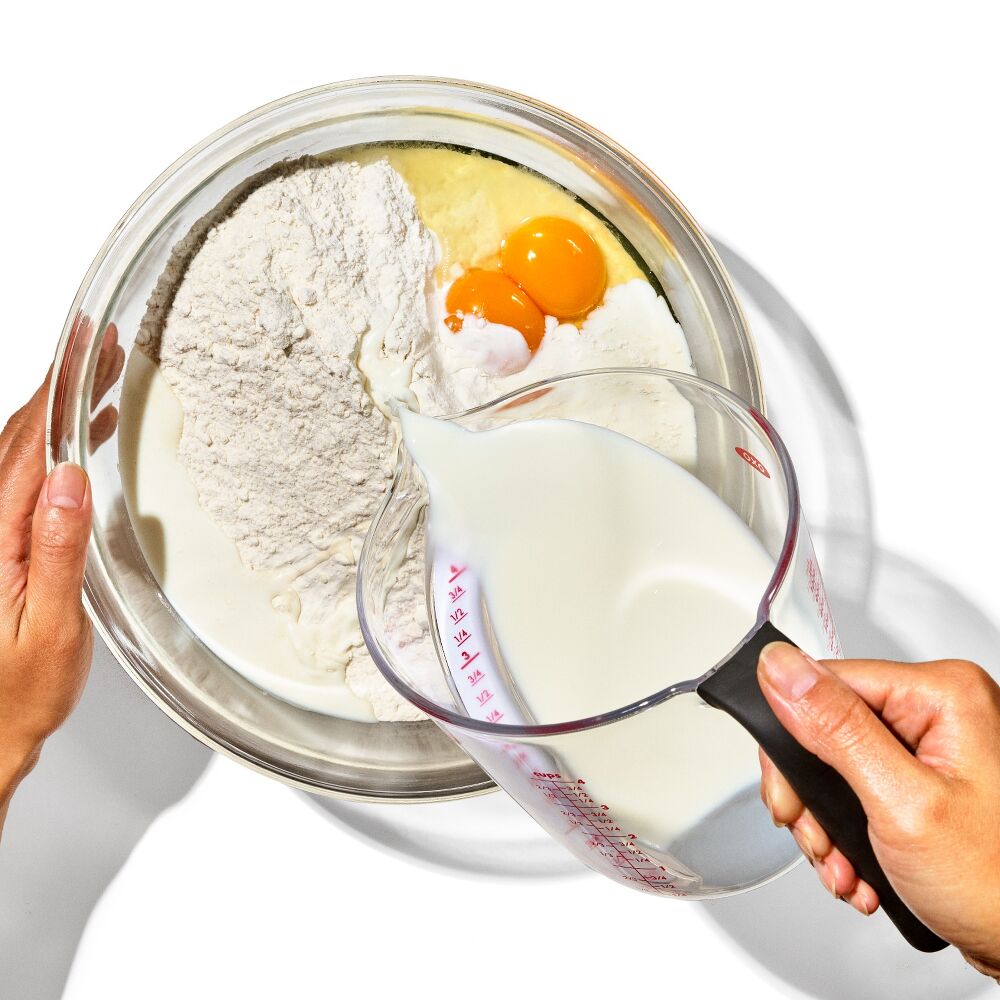 4-Cup Angled Measuring Cup T8