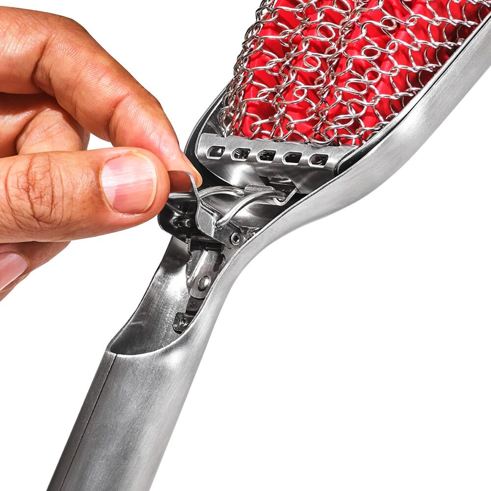 Coiled Grill Brush With Replaceable Head P8