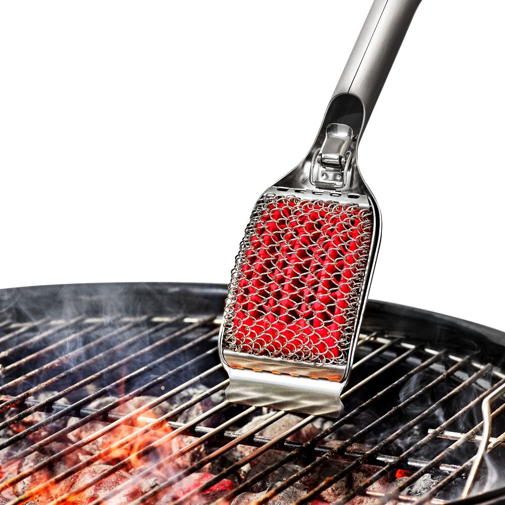 Coiled Grill Brush With Replaceable Head P8